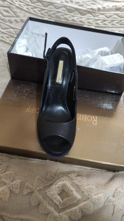 Genuine leather shoes