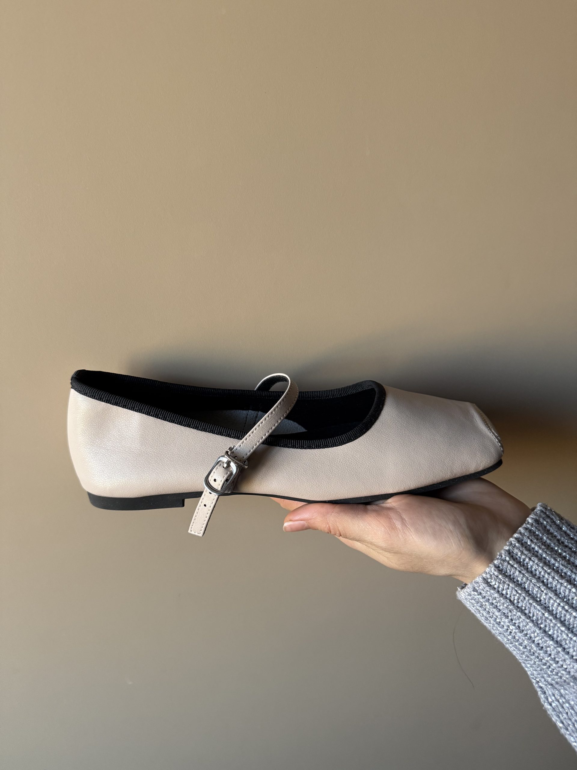IMG_2541 Woman's shoes - Image 1
