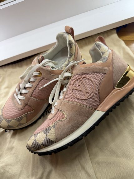 Louis Vuitton run away sneaker