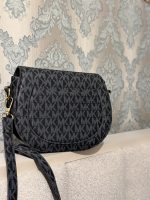 Micheal kors bag - Image 4