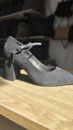 Woman’s shoes - Image 3