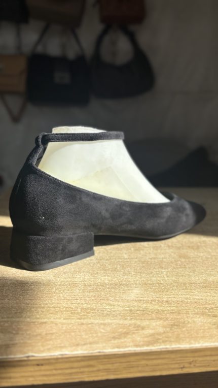 Woman's shoes