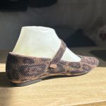 Woman's shoes