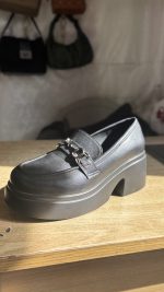 Woman's shoes - Image 3