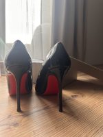 Woman's shoes Christian Louboutin Hills - Image 3