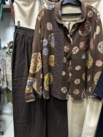 Woman's shirt and trousers set - Image 7