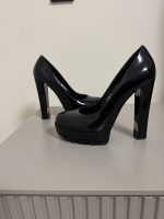 Woman's shoes