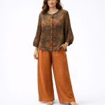 Woman's shirt and trousers set - Image 3