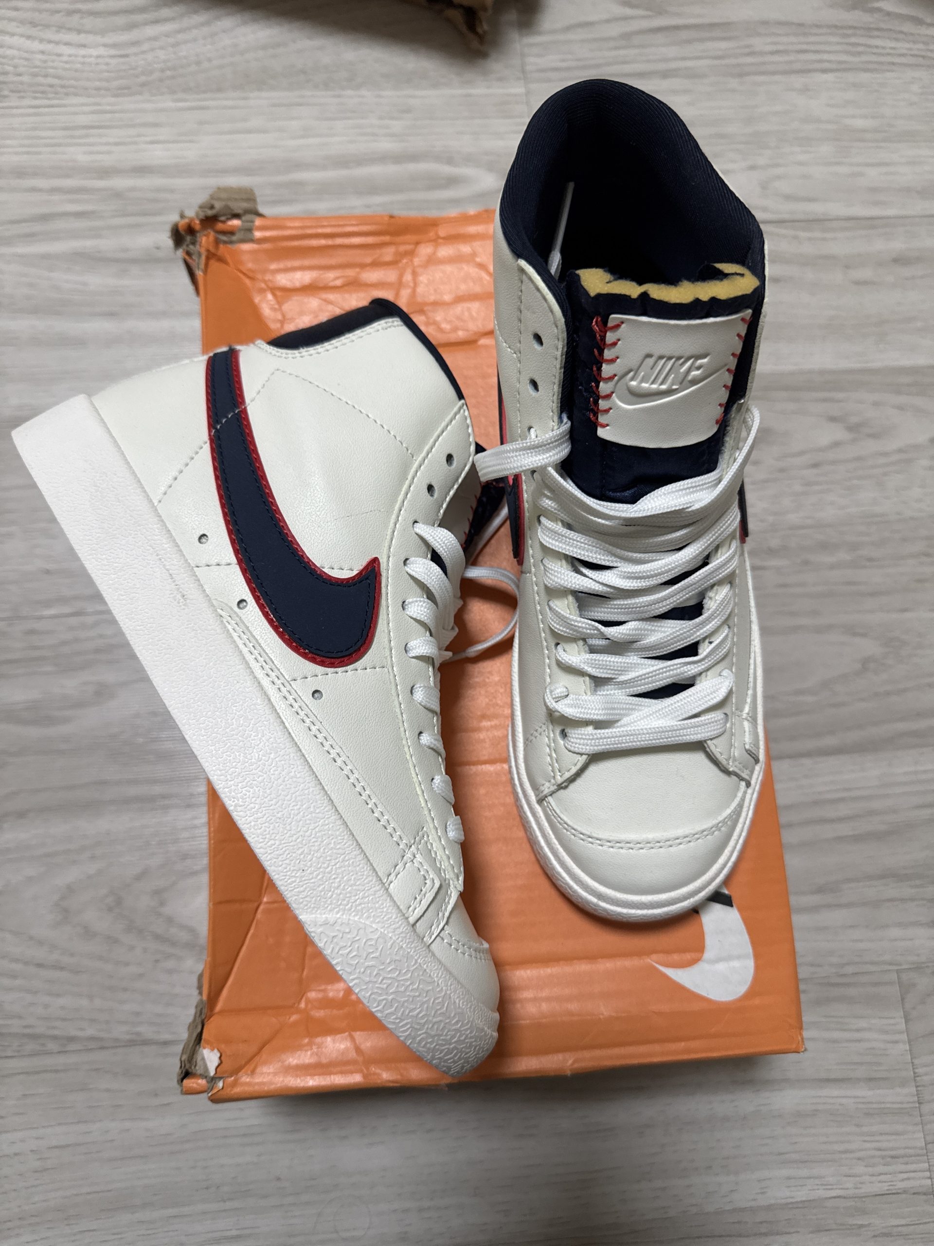 image Nikes shoes - Image 1