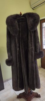 Women's fur coat - Image 4