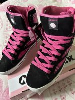 Woman's shoes