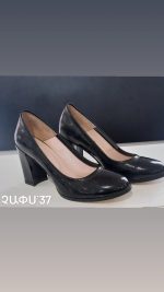 Woman's shoes - Image 3