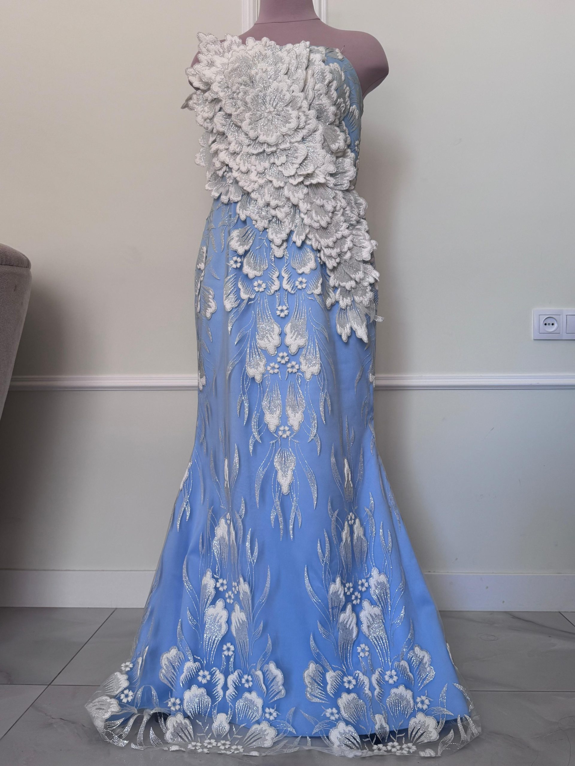 3895ef99-ca81-45b9-8c06-5a77c5d14b18 Evening dress - Image 1
